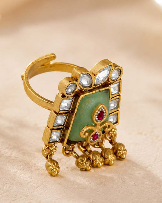 Rajsi Crest Ring