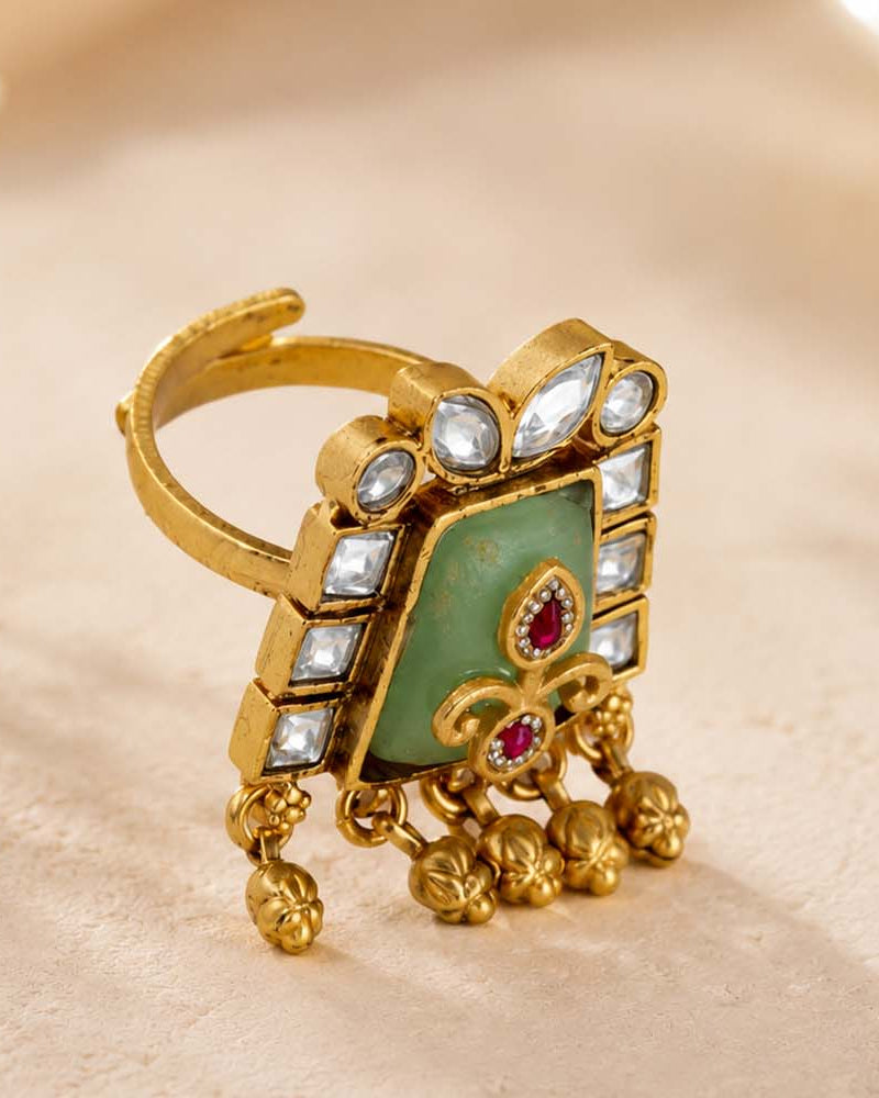 Rajsi Crest Ring