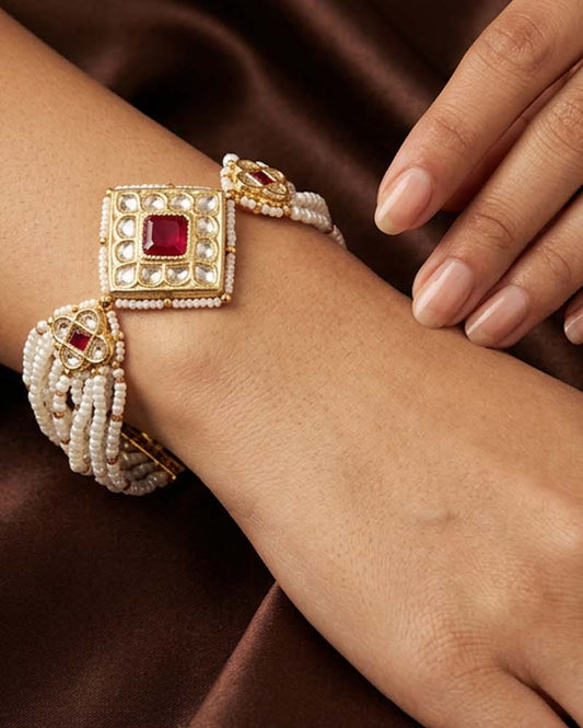 Noor Pearl Bracelet