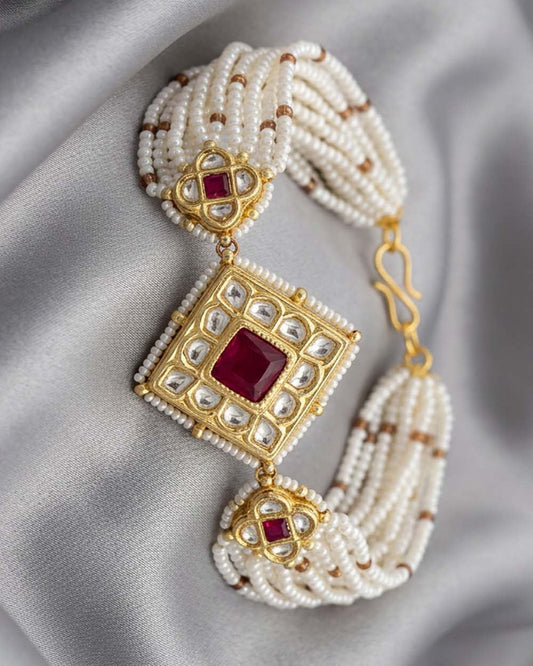 Noor Pearl Bracelet